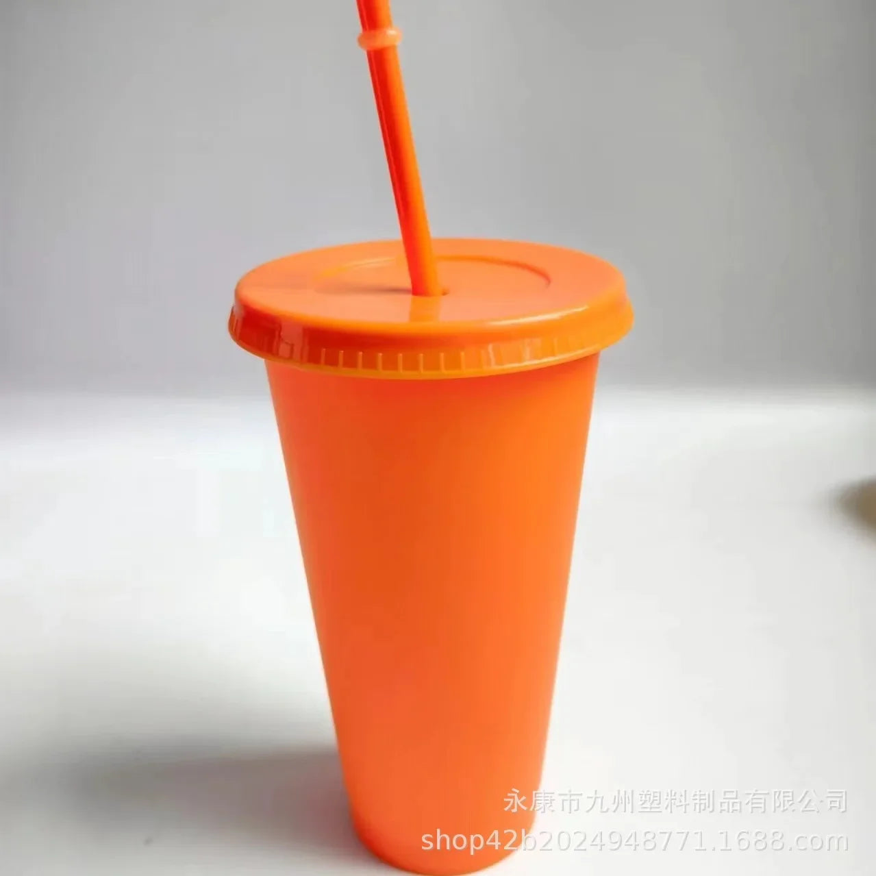 5PCS Assorted Solid Color Reusable 24Oz Plastic Cold Cup Coloured Cup Colored Straw Cup Glasses with Straw and Lid No Logo 710ML
